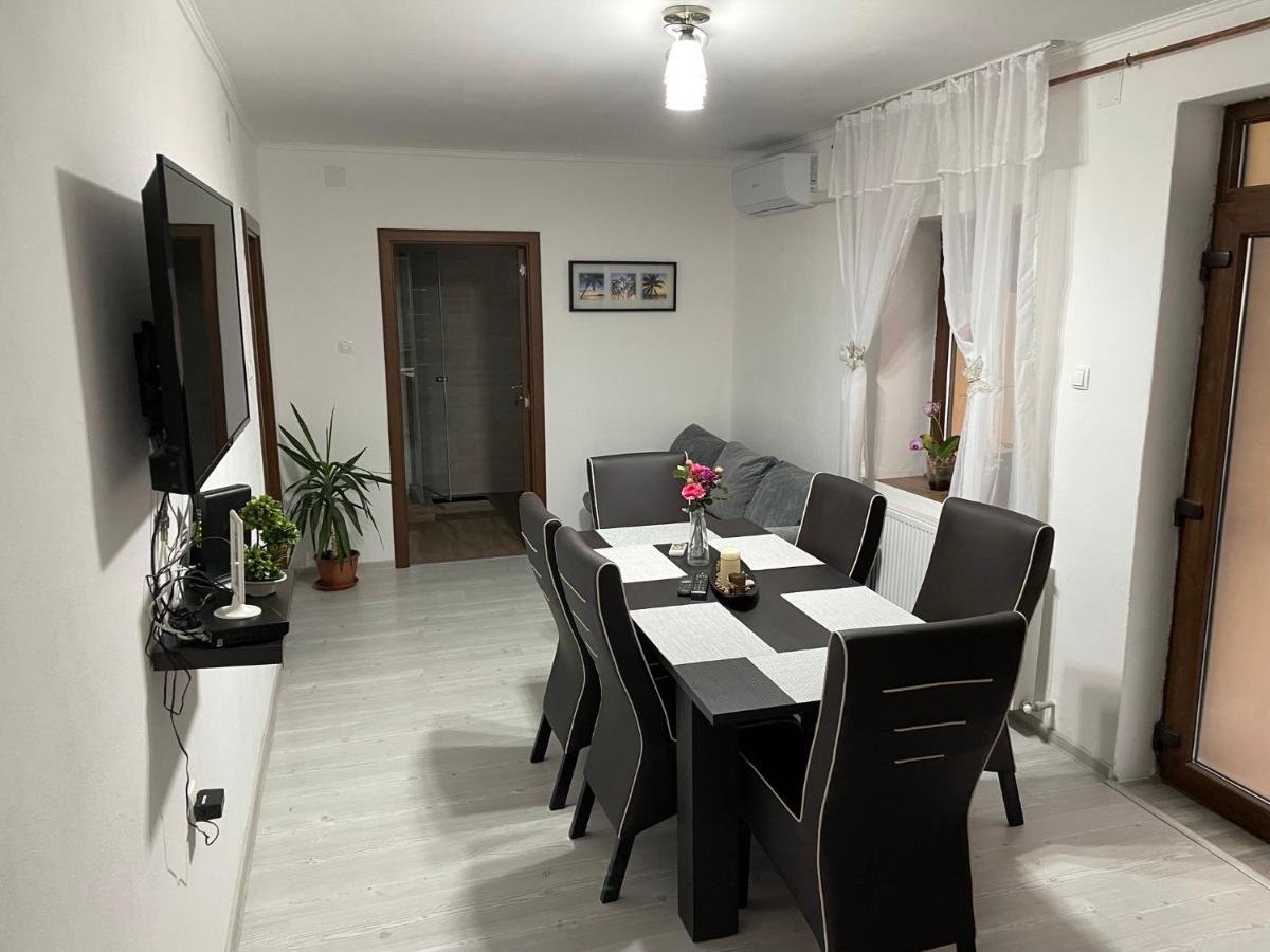 Apartmán Patrik Deluxe Gyula Exteriér fotografie